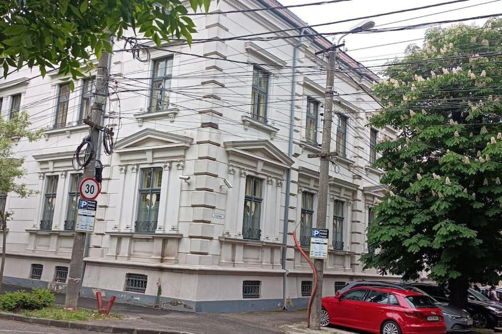 Central, Big Terrace, Near River Appartement *