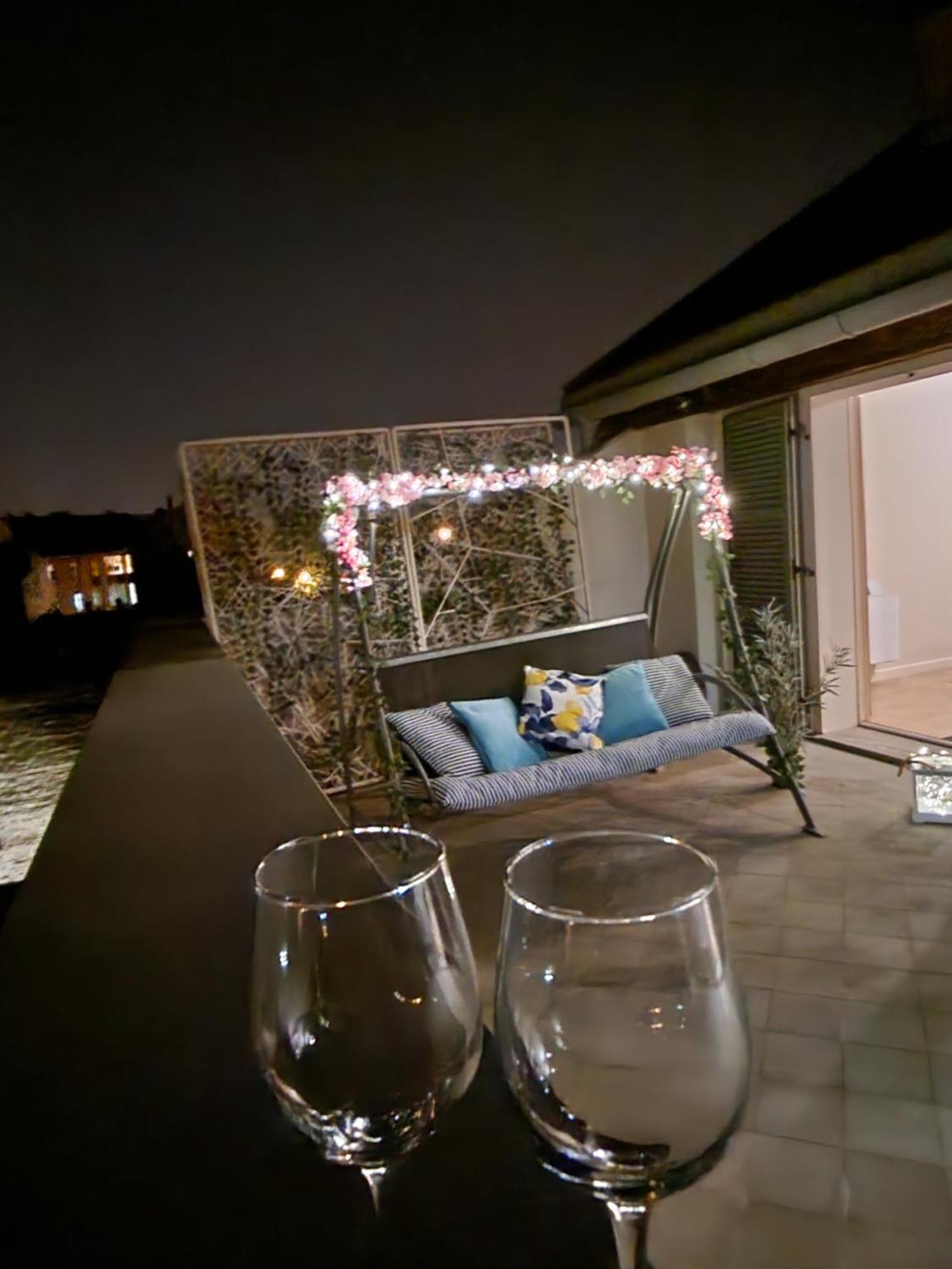 Central, Big Terrace, Near River Appartement